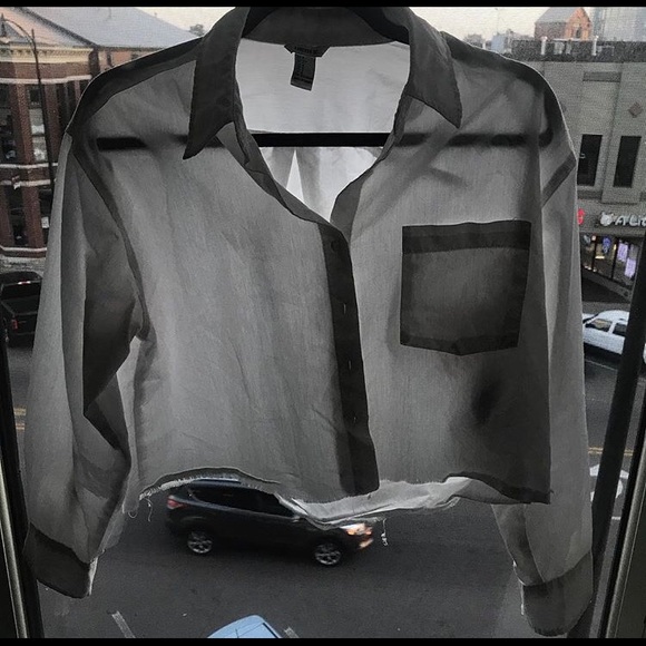 Cropped button up - Picture 1 of 1